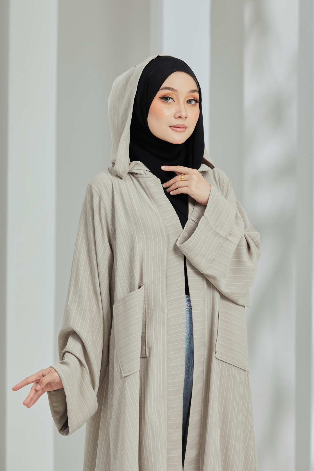 Helwa Khaki Stripes Hoodie Abaya