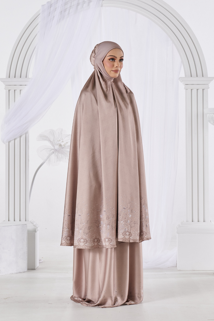 Telekung Bangsawan in Gold