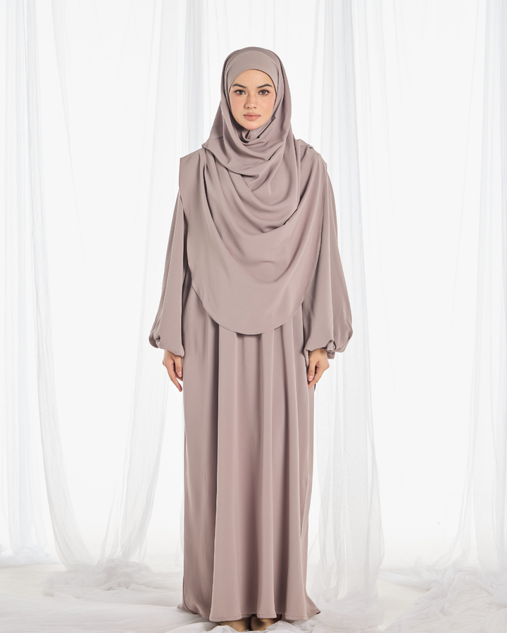 Warda Khimar Umrah Set in Taupe